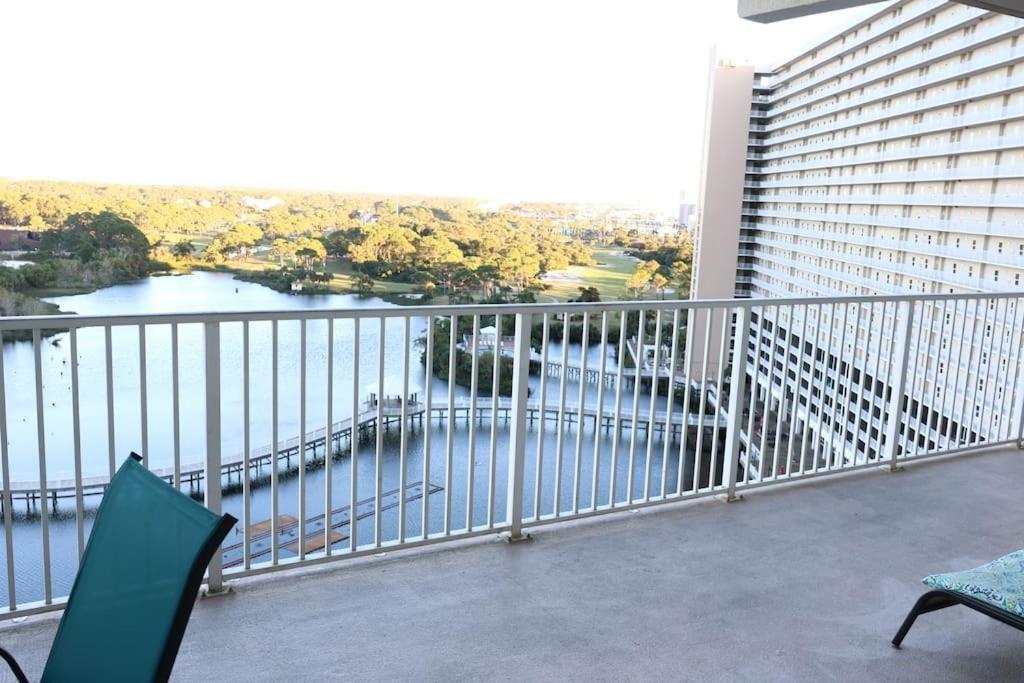 Laketown Wharf 1233 Luxury Apartment *