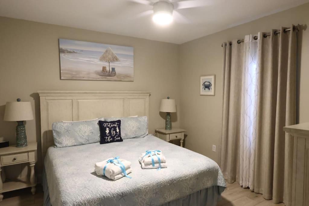 Laketown Wharf 1233 Luxury Apartment