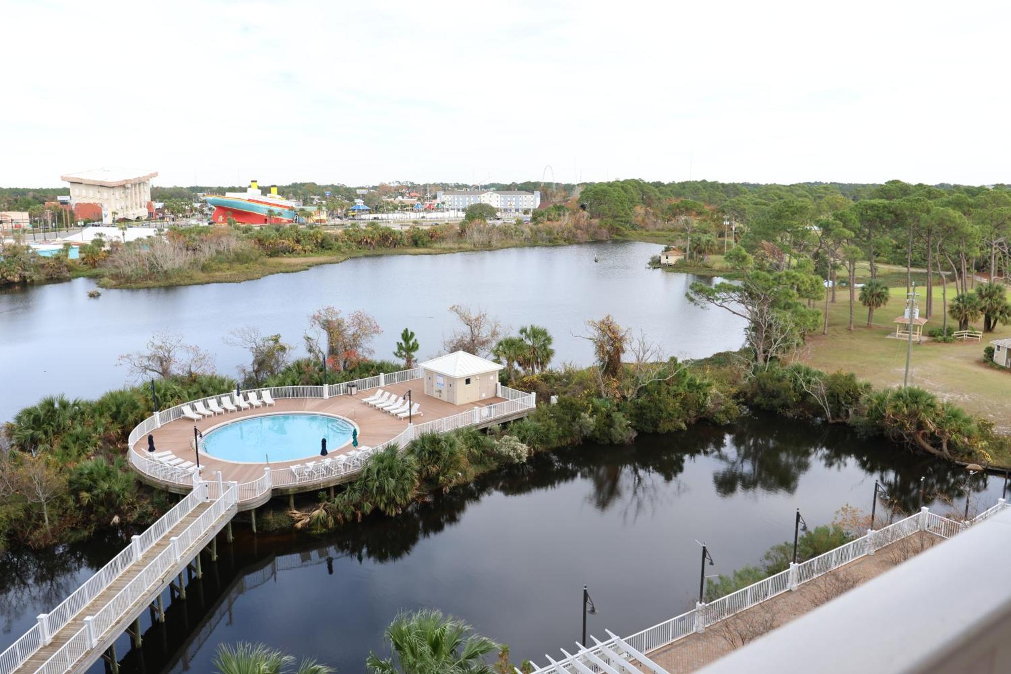 Laketown Wharf 1233 Luxury Apartment *