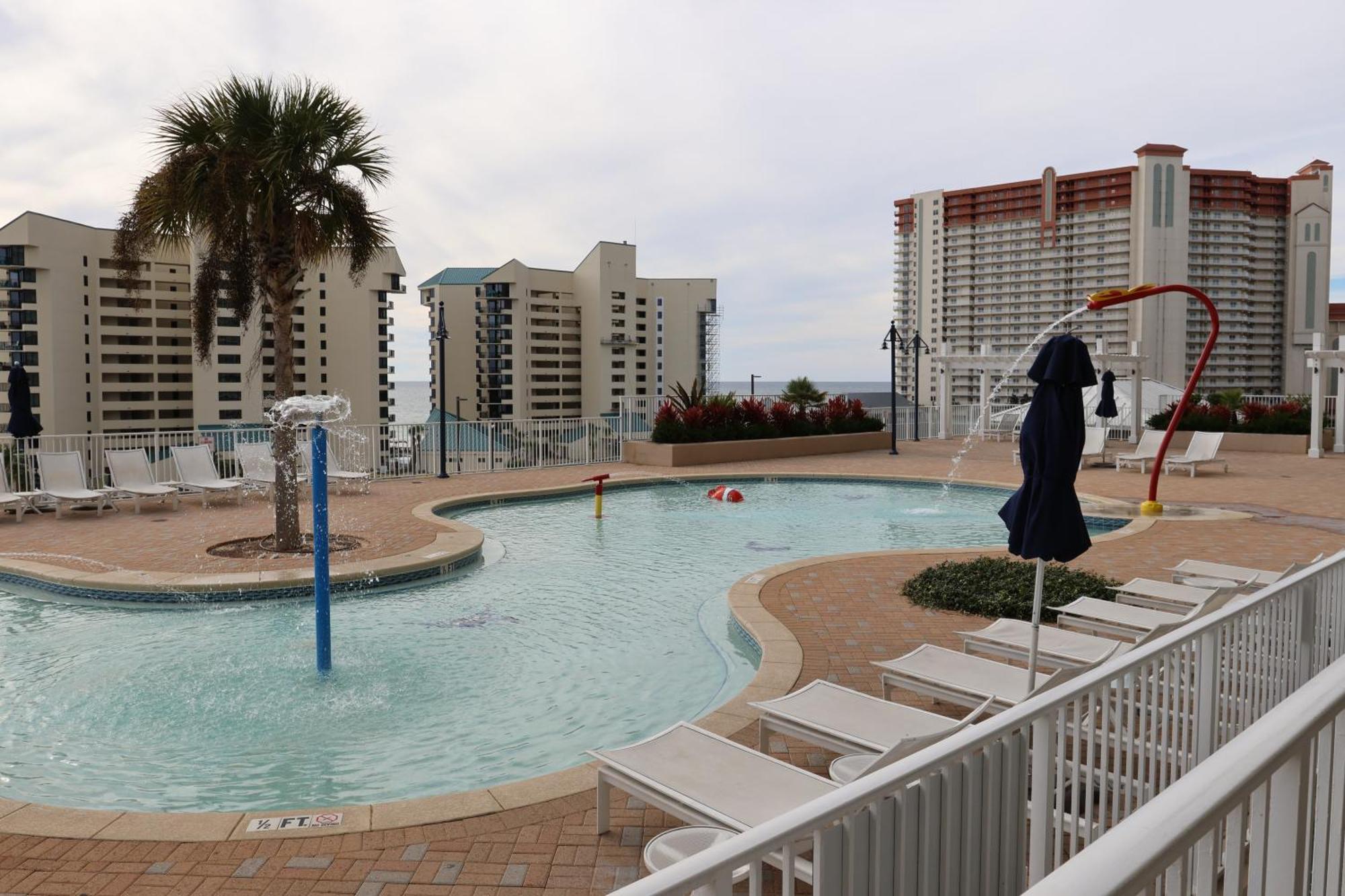 Laketown Wharf 1233 Luxury Apartment