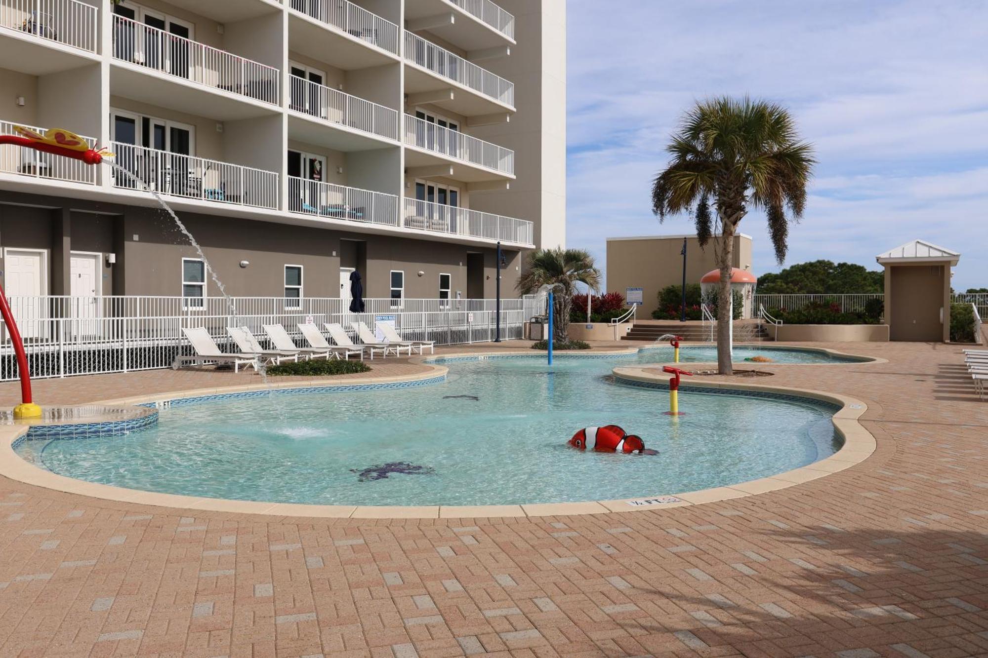 Laketown Wharf 1233 Luxury