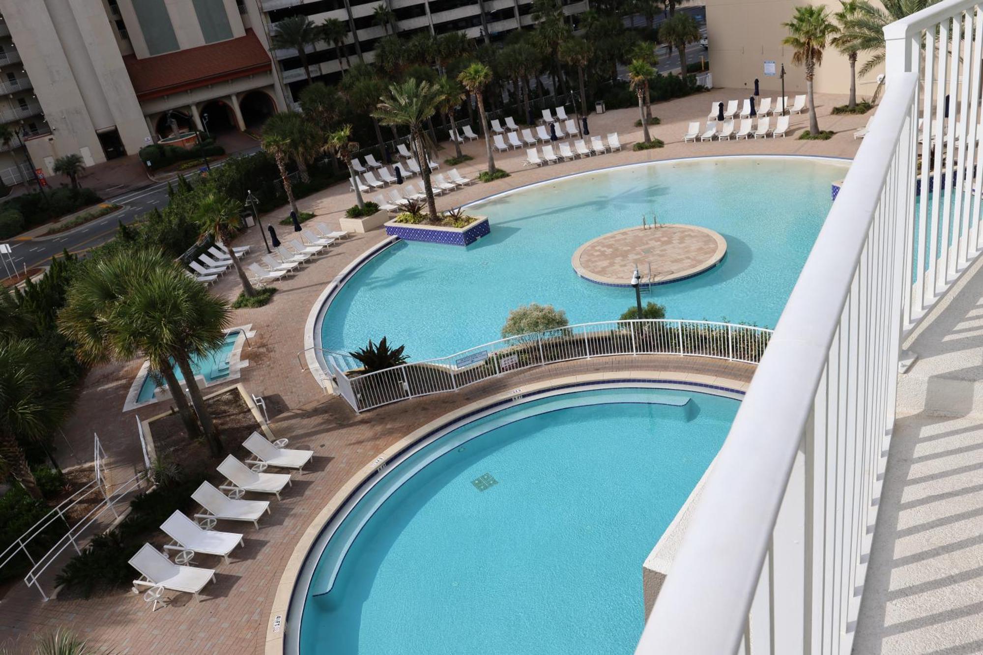 Laketown Wharf 1233 Luxury Apartment