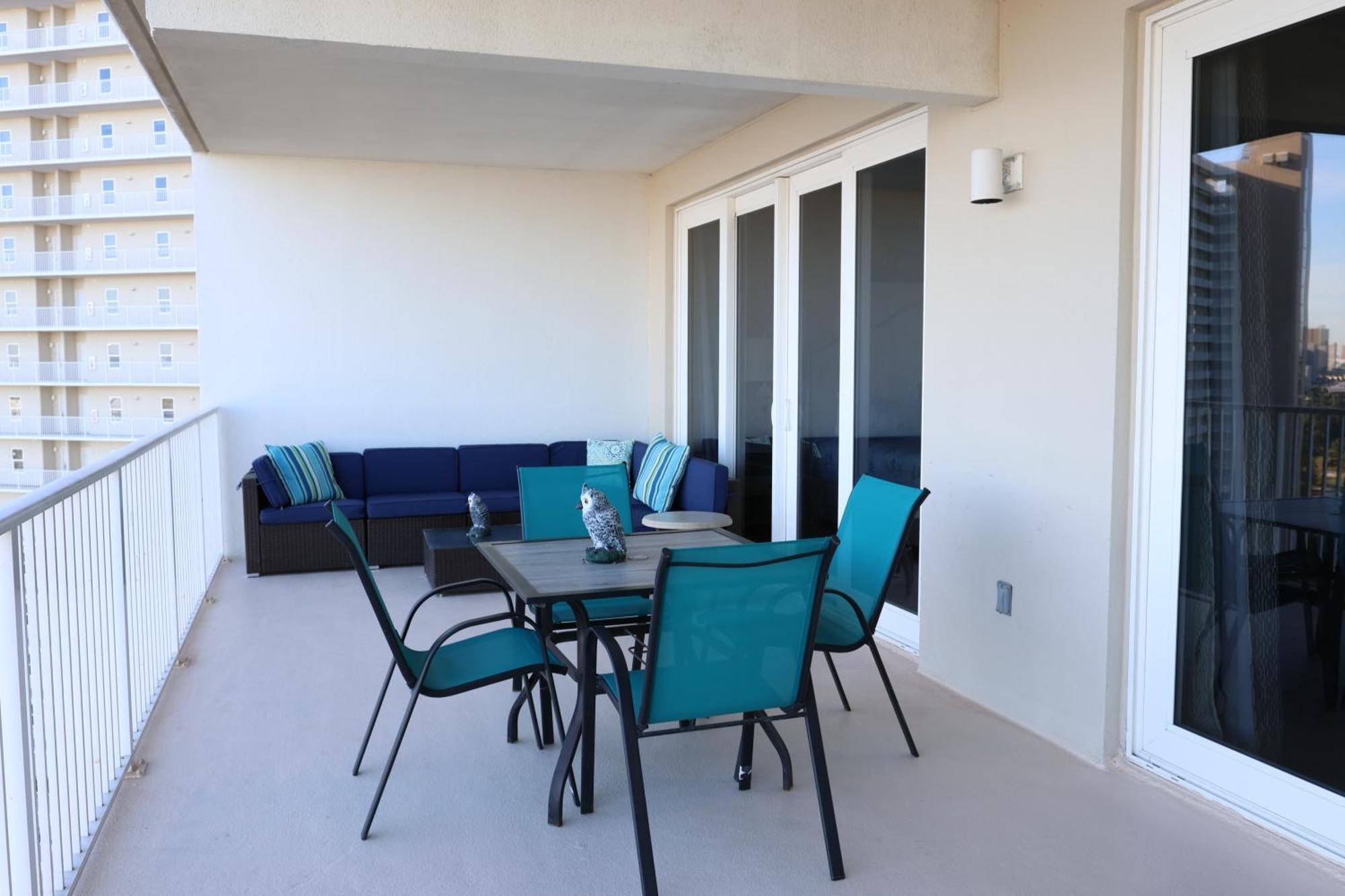Laketown Wharf 1233 Luxury