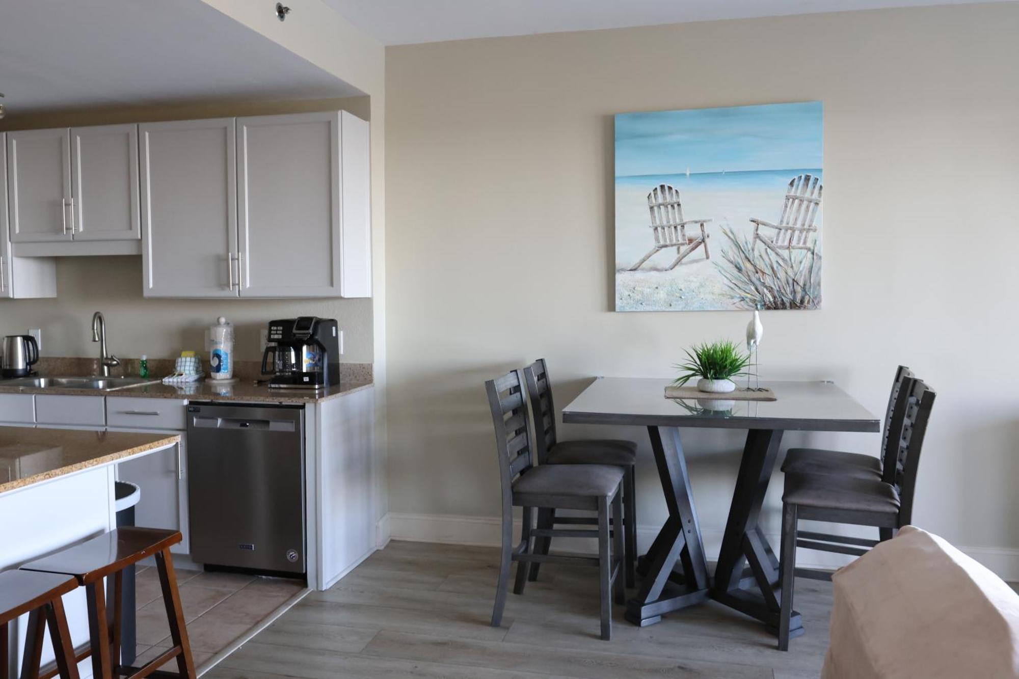 Laketown Wharf 1233 Luxury * Panama City Beach