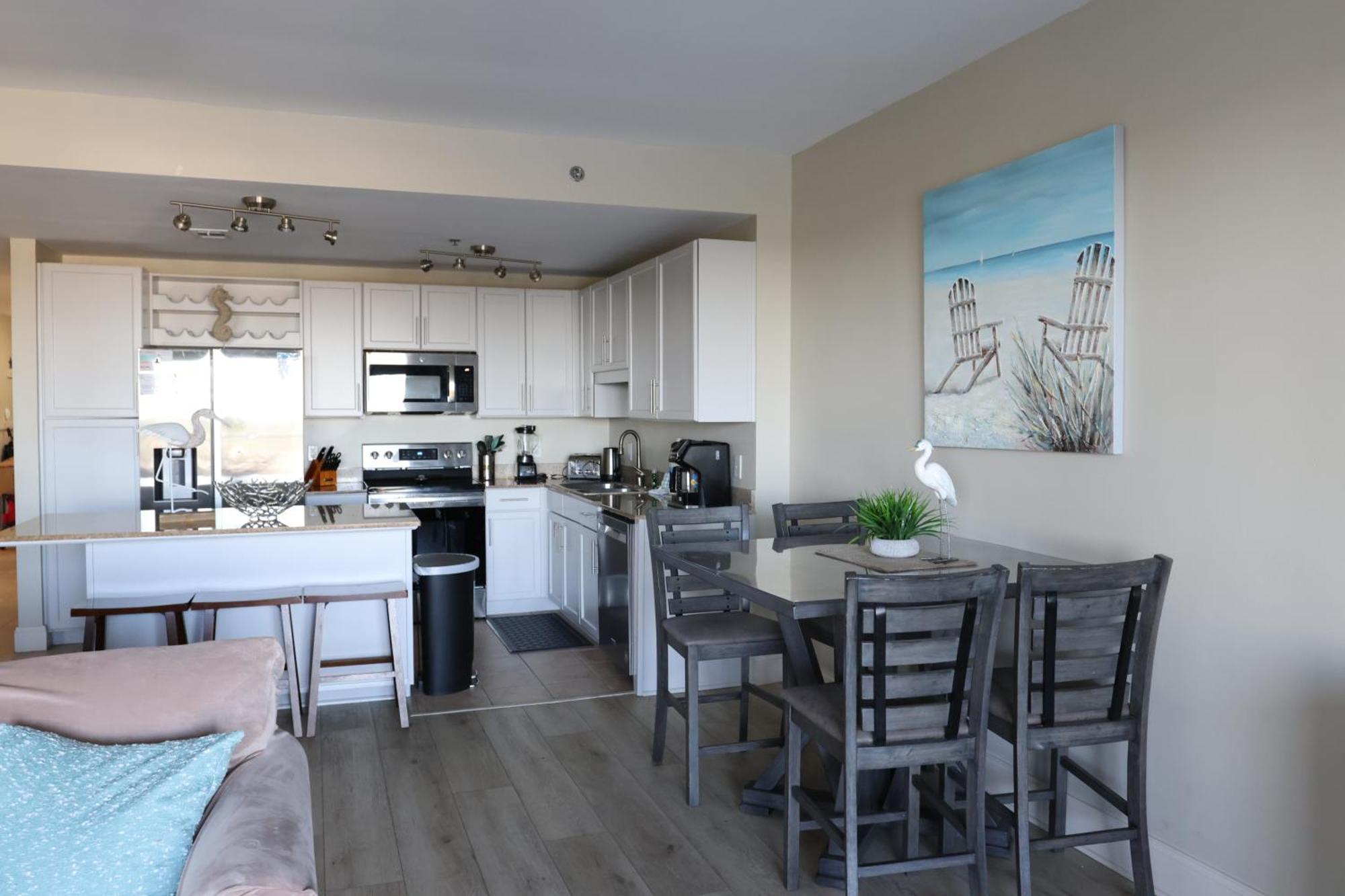 Laketown Wharf 1233 Luxury