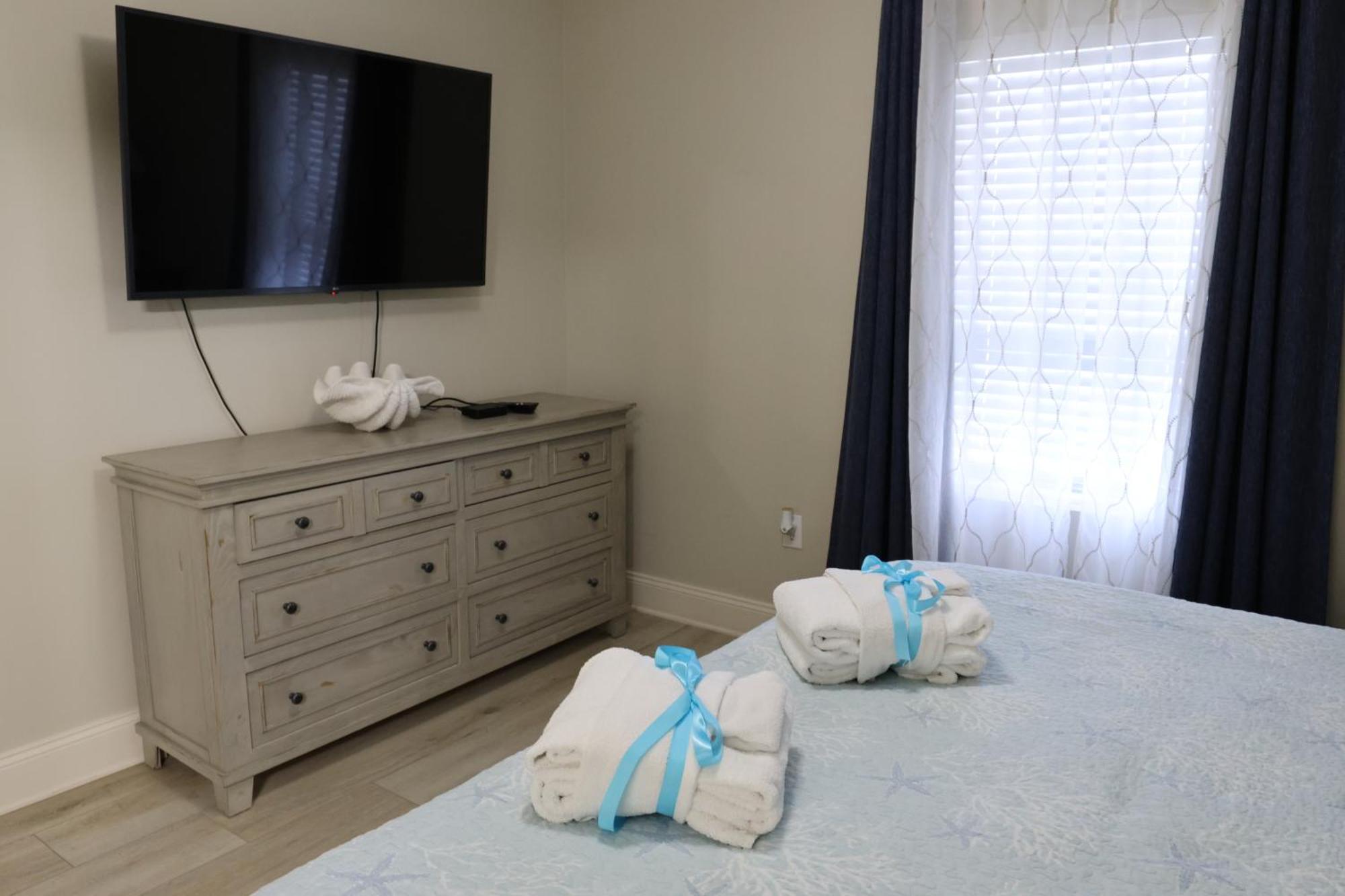 Laketown Wharf 1233 Luxury Apartment *
